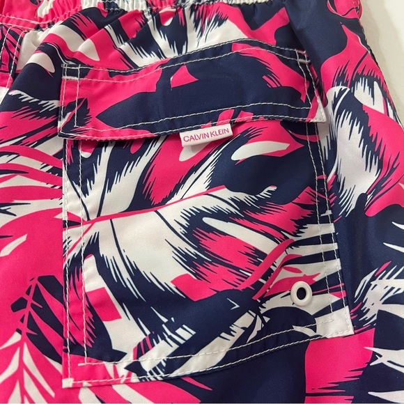 Calvin Klein Men M Pink Quick Dry UPF 50 Island Camo Elastic Waist Swim Trunks - Picture 6 of 11